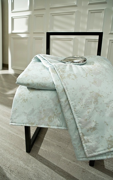 你知道嗎，台灣常見的夏夜寢具─涼被，其實是台灣市場